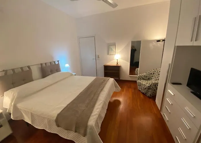 Desy Vatican House Apartment *