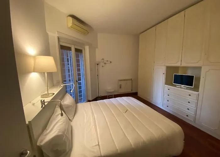 Desy Vatican House Apartment *